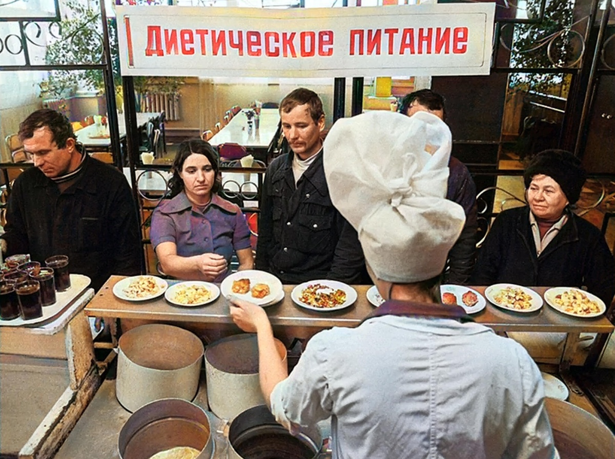 Вспомним самые неоднозначные блюда, которые готовили в СССР