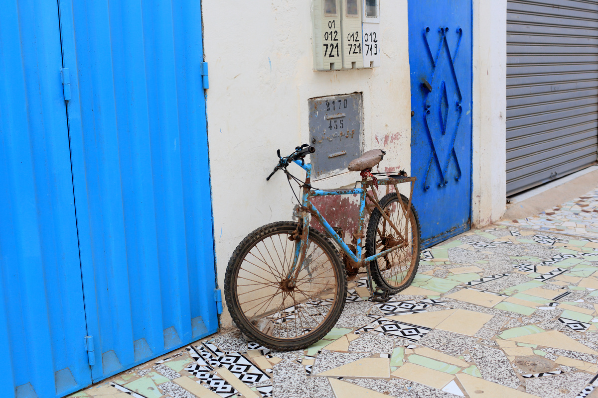 Листайте галерею ->