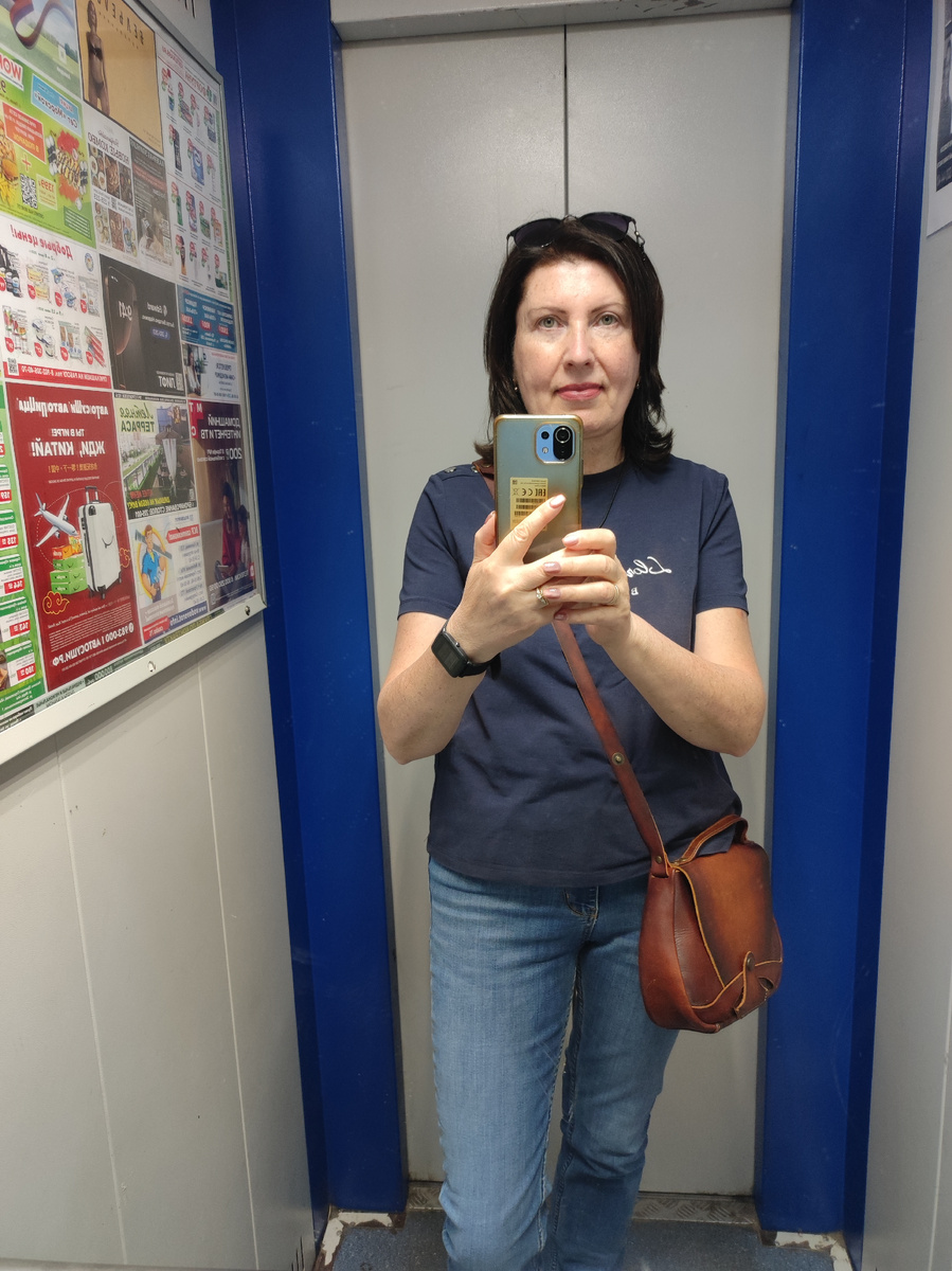 Это я в лифте, домой еду поджаренная😄