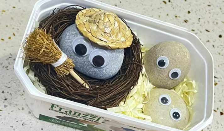 Эпопея с камушками была как-то милее, не такая жуткая