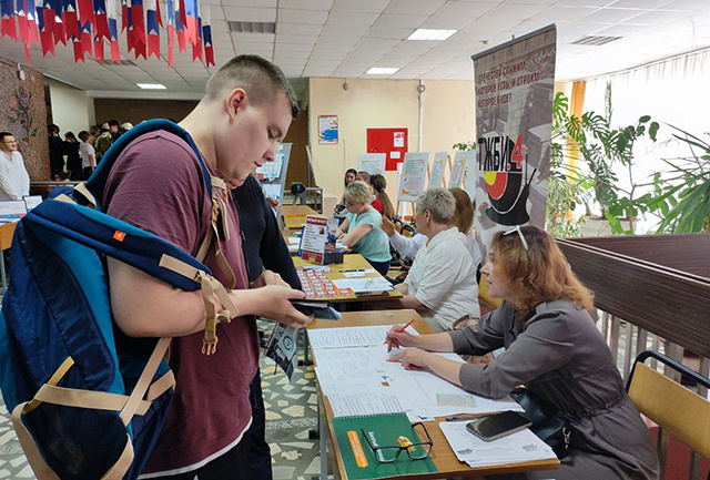 200 предприятий предложат жителям Твери работу на ярмарке в Городском саду