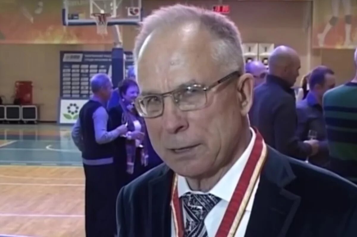    Умер тренер Калинин, воспитавший олимпийского чемпиона конькобежца Фокичева