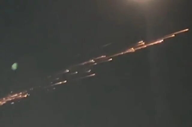    Что за светящиеся шары в небе над Россией и Казахстаном?