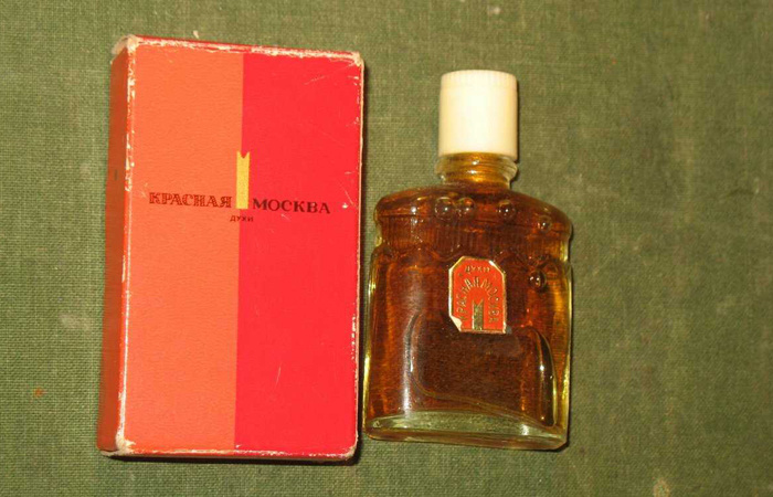 Советские духи сравнивали с ароматом, который был придуман для Коко Шанель. / Фото: fomebel.ru