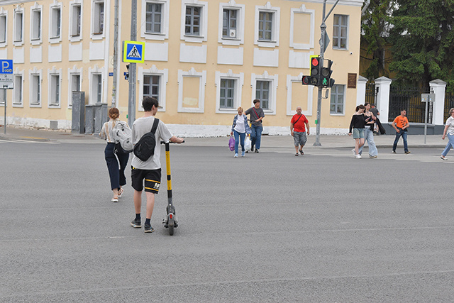 В Твери определены территории, где нельзя передвигаться на самокатах