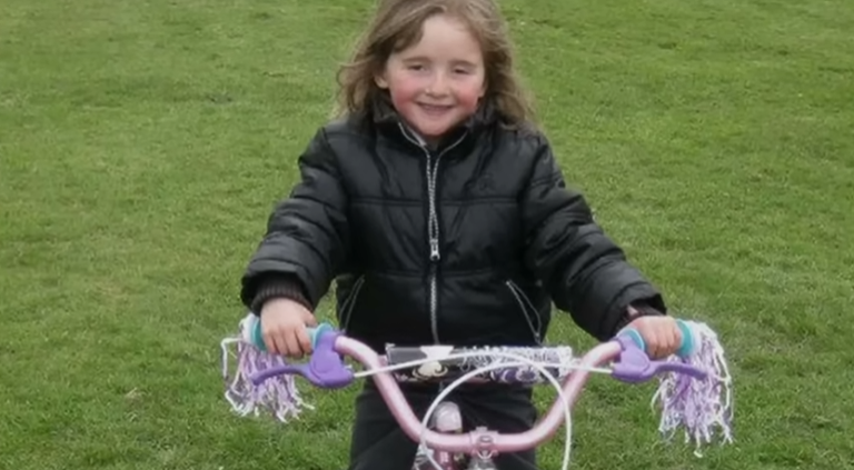 Эйприл Джонс. Реальное фото.