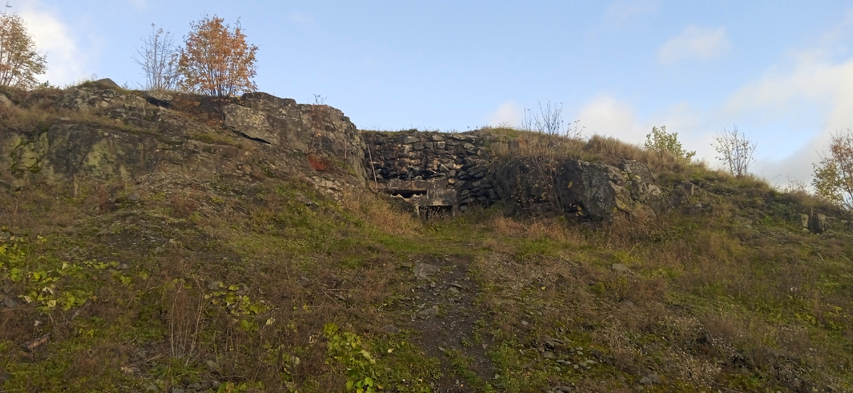 Укрепленное сооружение времен Второй Мировой войны   