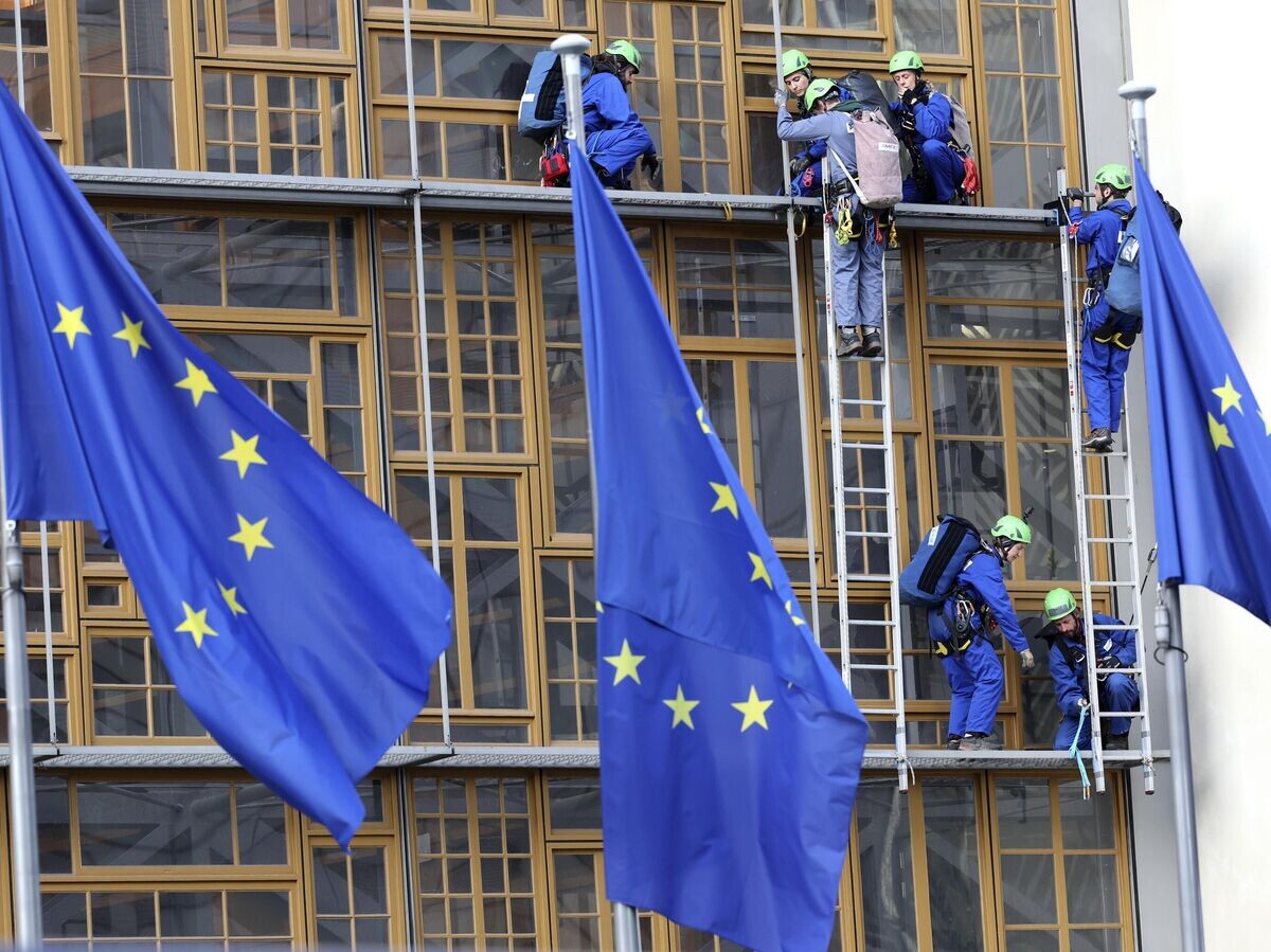    Флаги Евросоюза © AP Photo / Geert Vanden Wijngaert
