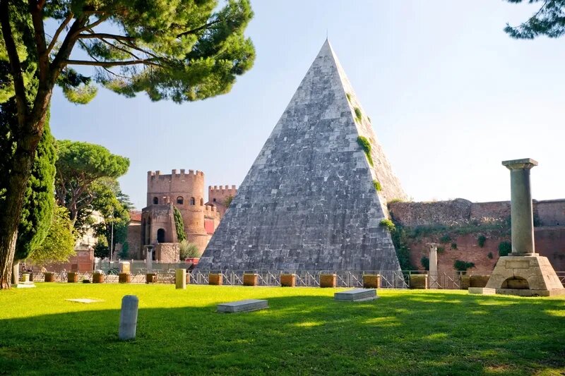 Пирамида Гая Цестия, Рим
