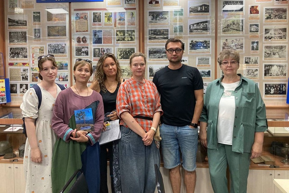    Команда постановщиков побывала с экспедицией в Солонешенском районе. Фото: Театр «Сказка»