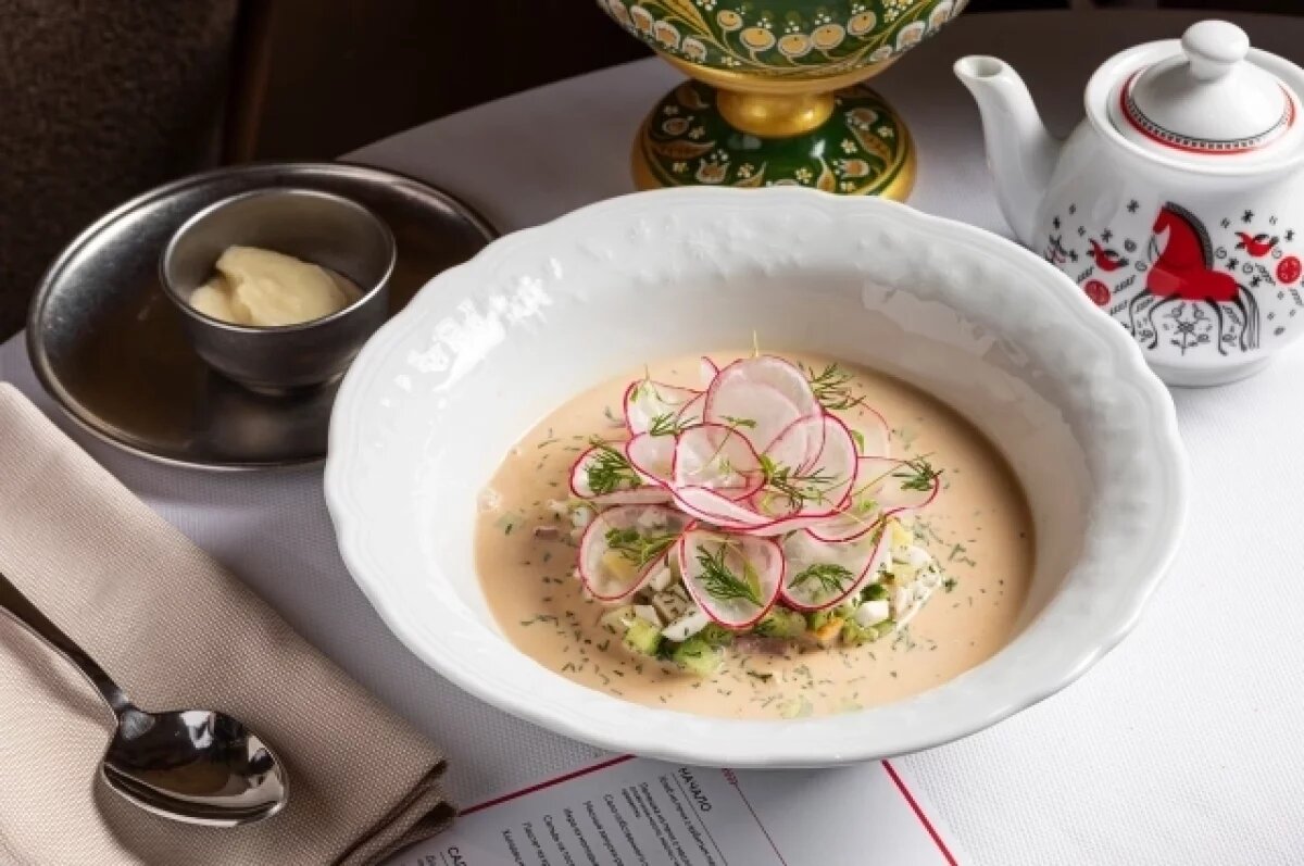    Диетолог Поляков рассказал, можно ли заправлять окрошку колой