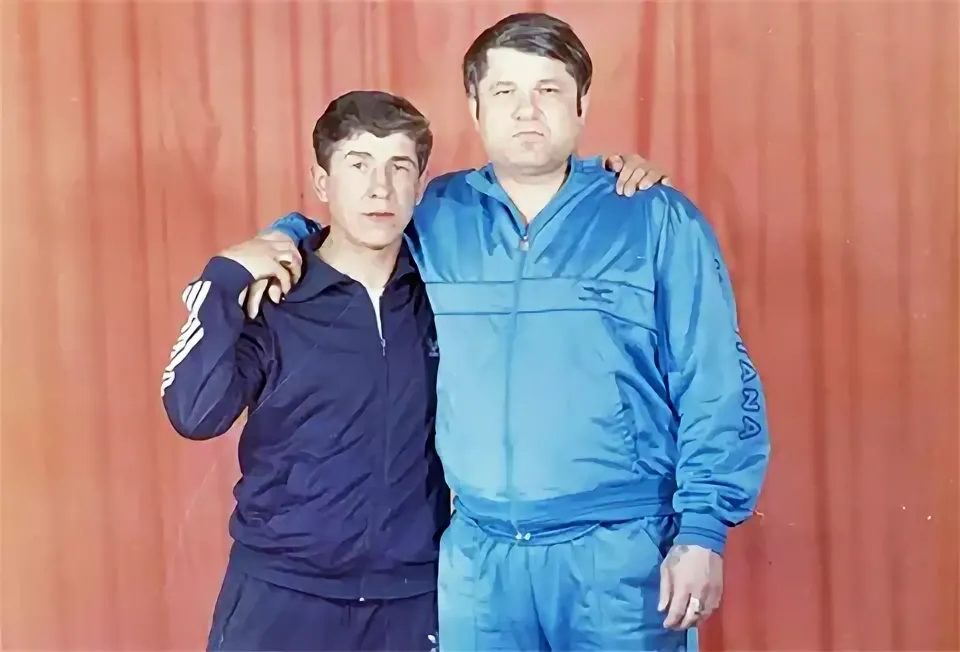 Всё началось в Комсомольске-на-Амуре в середине 80-х годов. Там появился Евгений Васин — человек, которого короновал лично Япончик. 