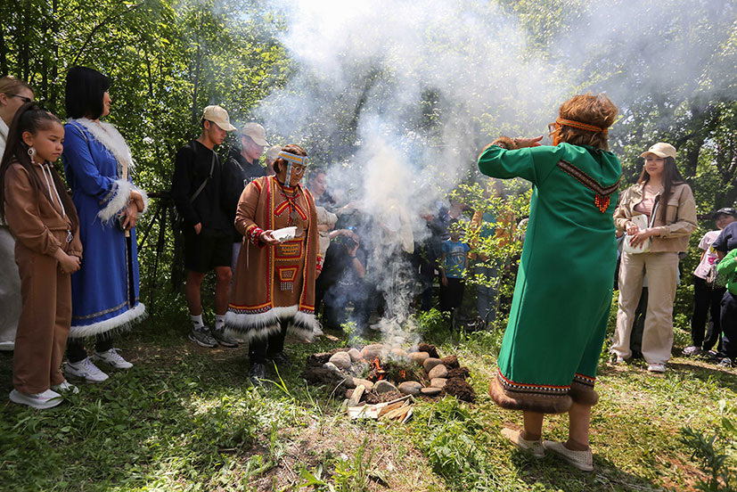 Икэнипкэ – праздник обновления природы. Фото Бориса Слепнева