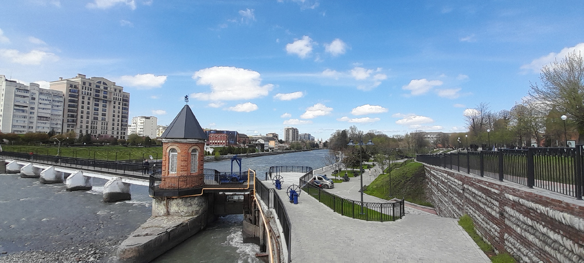 фото автора набержная  реки Терек