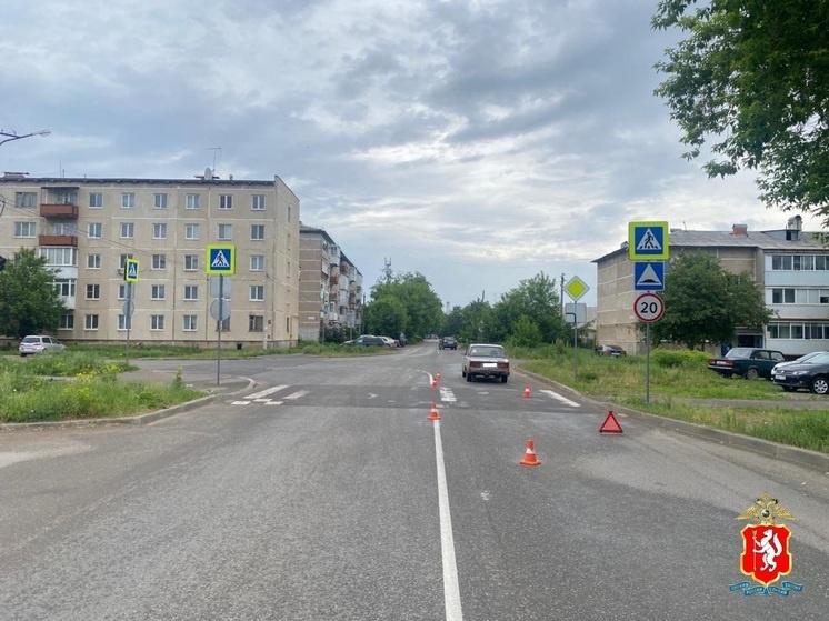     Место наезда на пешехода в Каменске-Уральском. Фото: пресс-служба управления ГАИ по Свердловской области.