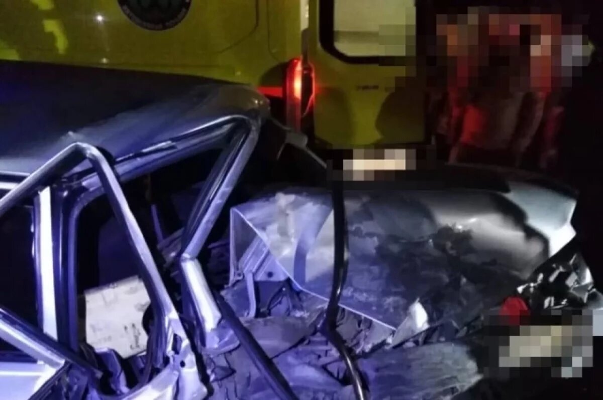    На Ставрополье водитель врезался в сломавшийся автомобиль и погиб
