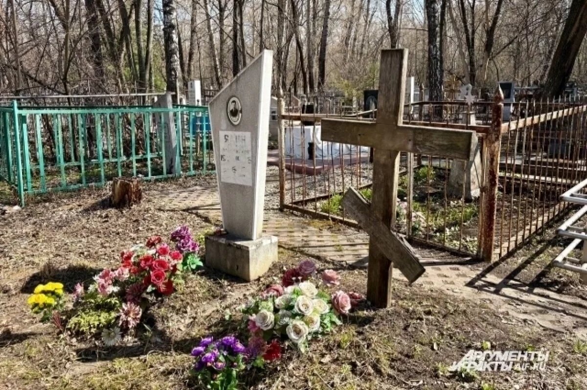    В Тарко-Сале снижается уровень воды на подтопленном кладбище