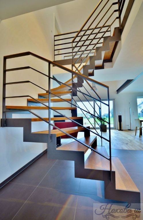 Металлокаркас лестницы из листового металла с забежными ступенями от ХК "Наковали"