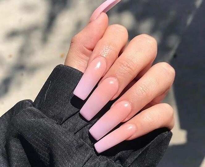 Пять маникюров, которые давно не вписываются в тренды