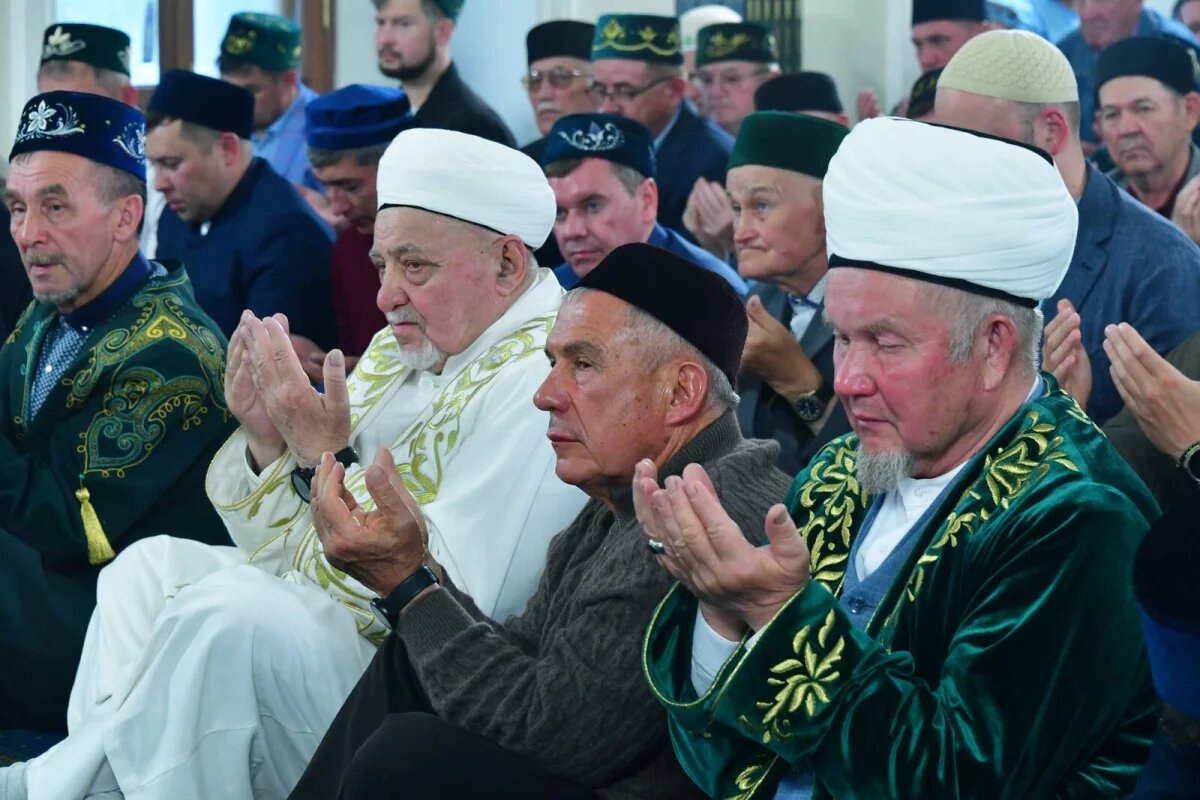    С праздником Курбан-байрам поздравил татарстанцев Раис РТ Рустам Минниханов