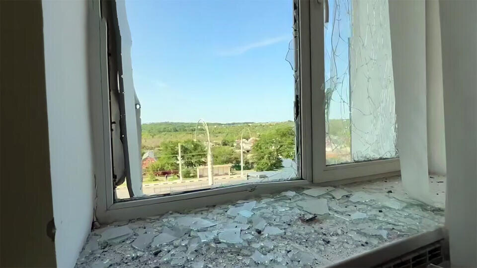     Водитель авто пострадал при атаке ВСУ на здание суда в Белгороде t.me/Настоящий Гладков