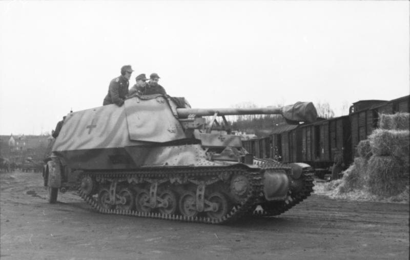 Первой САУ действительно нового порядка стала Marder I, которая фактически положила начало целому семейству.