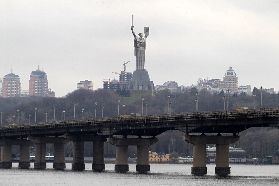    Военный эксперт Корнев рассказал о возможностях РФ разрушить переправы на Днепре GLOBAL LOOK PRESS