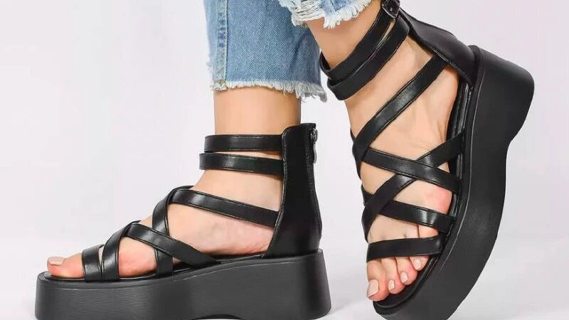     Обувь, которую это лето не одобряет WildBerries