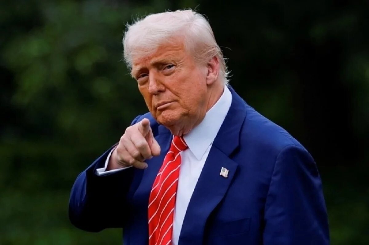    Политолог Блохин оценил шанс объявления Трампу импичмента