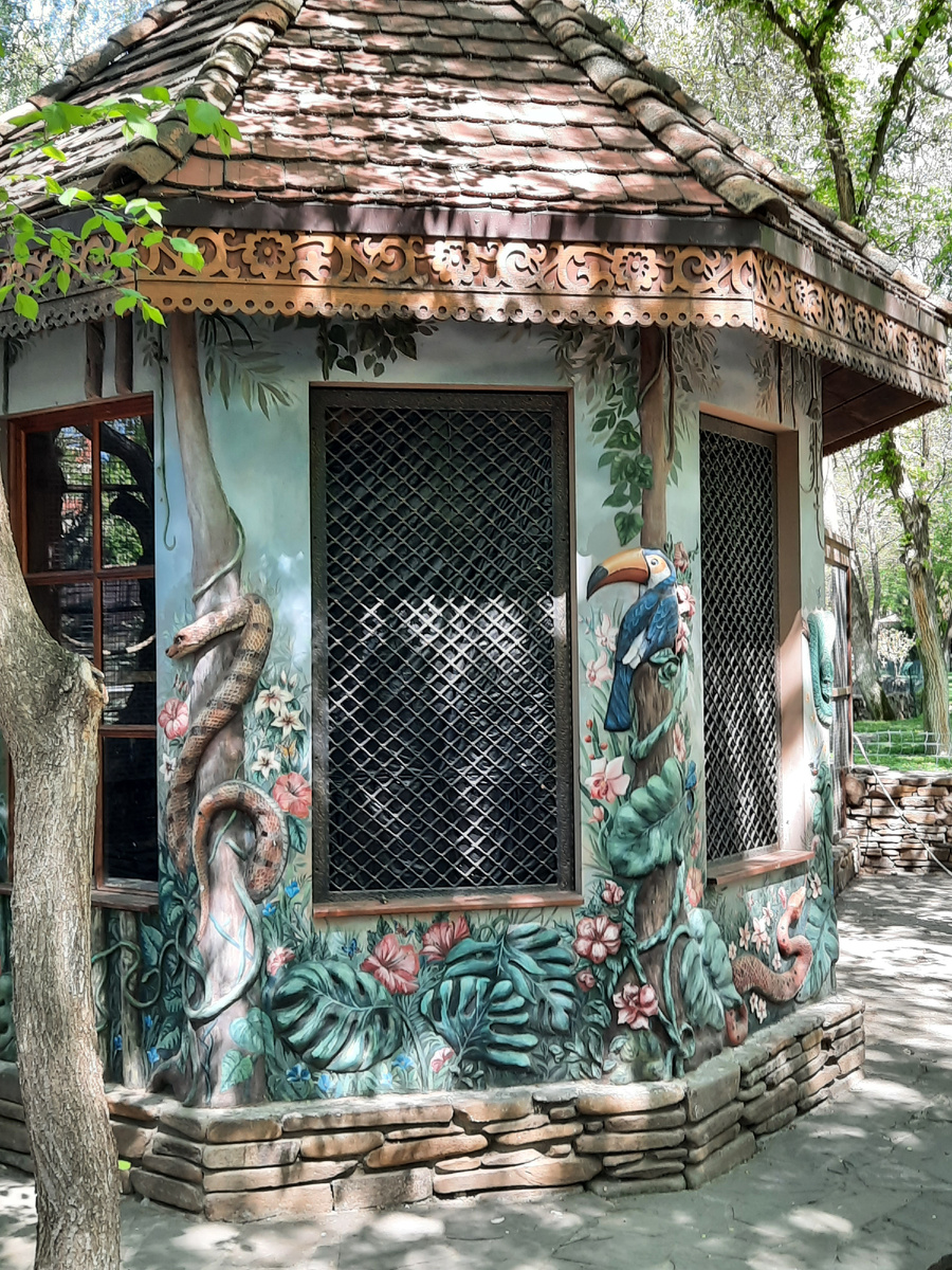 Прибежище рептилий и... неверных жён (шутка).  