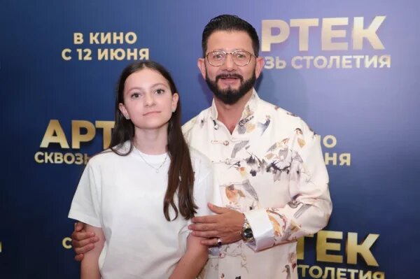    Михаил Галустян с дочерью. Фото: