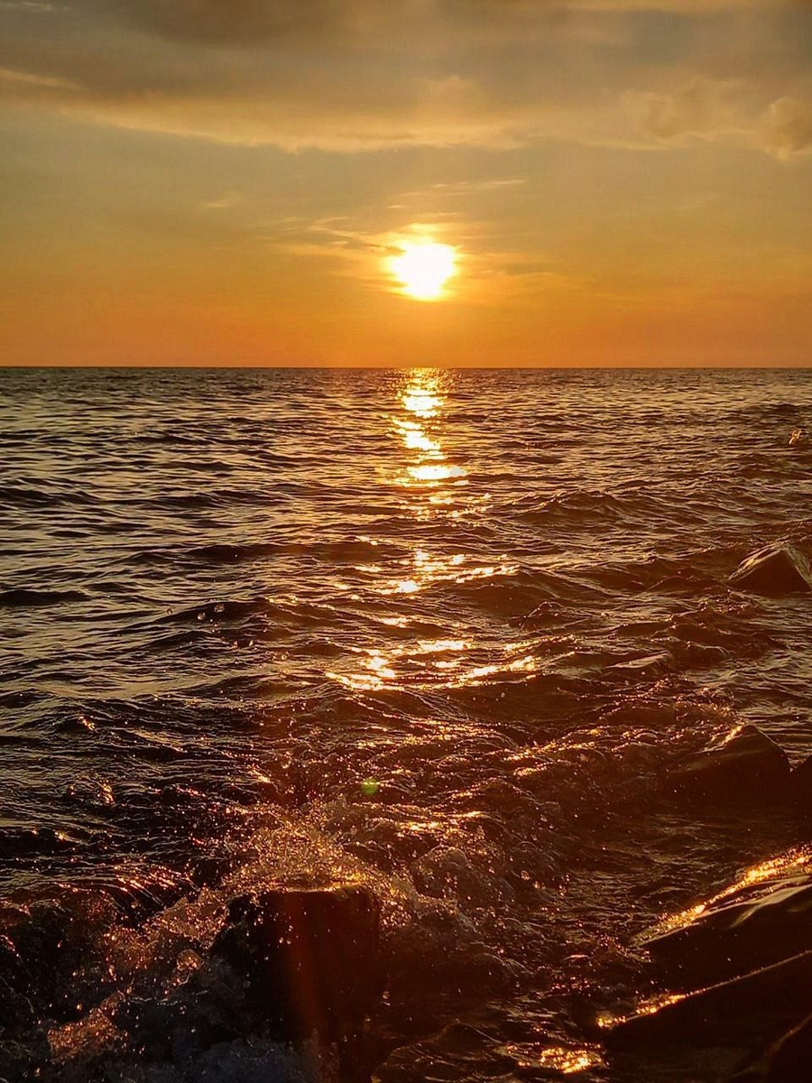 Прекрасный закат в Анапе (Фото автора)