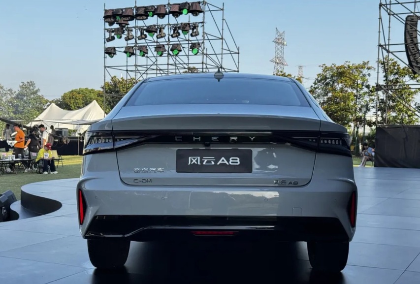 Chery Fulwin A8 образца 2025 года.