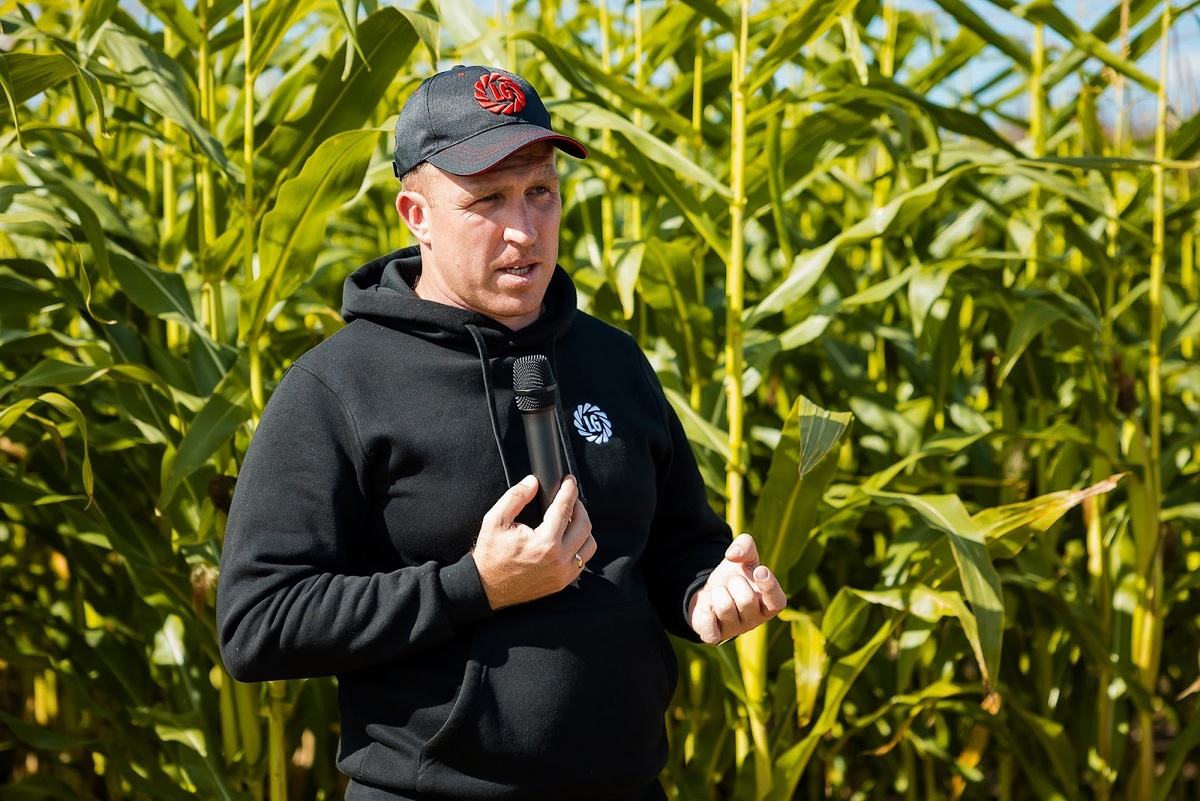 Игорь Харламов – эксперт по заготовке кормов, кандидат сельскохозяйственных наук, менеджер по продукту силосная кукуруза компании «Лимагрен»