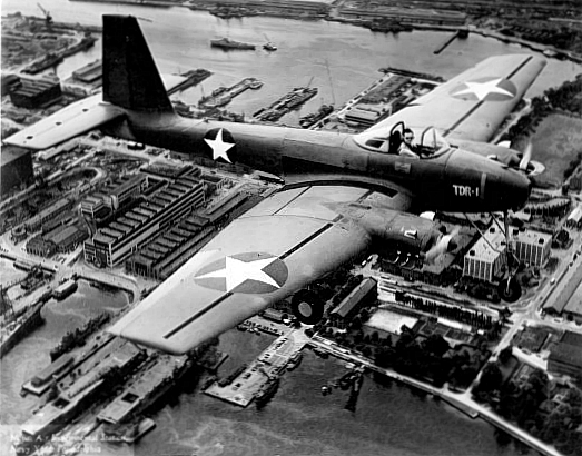 TDR-1 с кабиной и неубирающимися шасси 