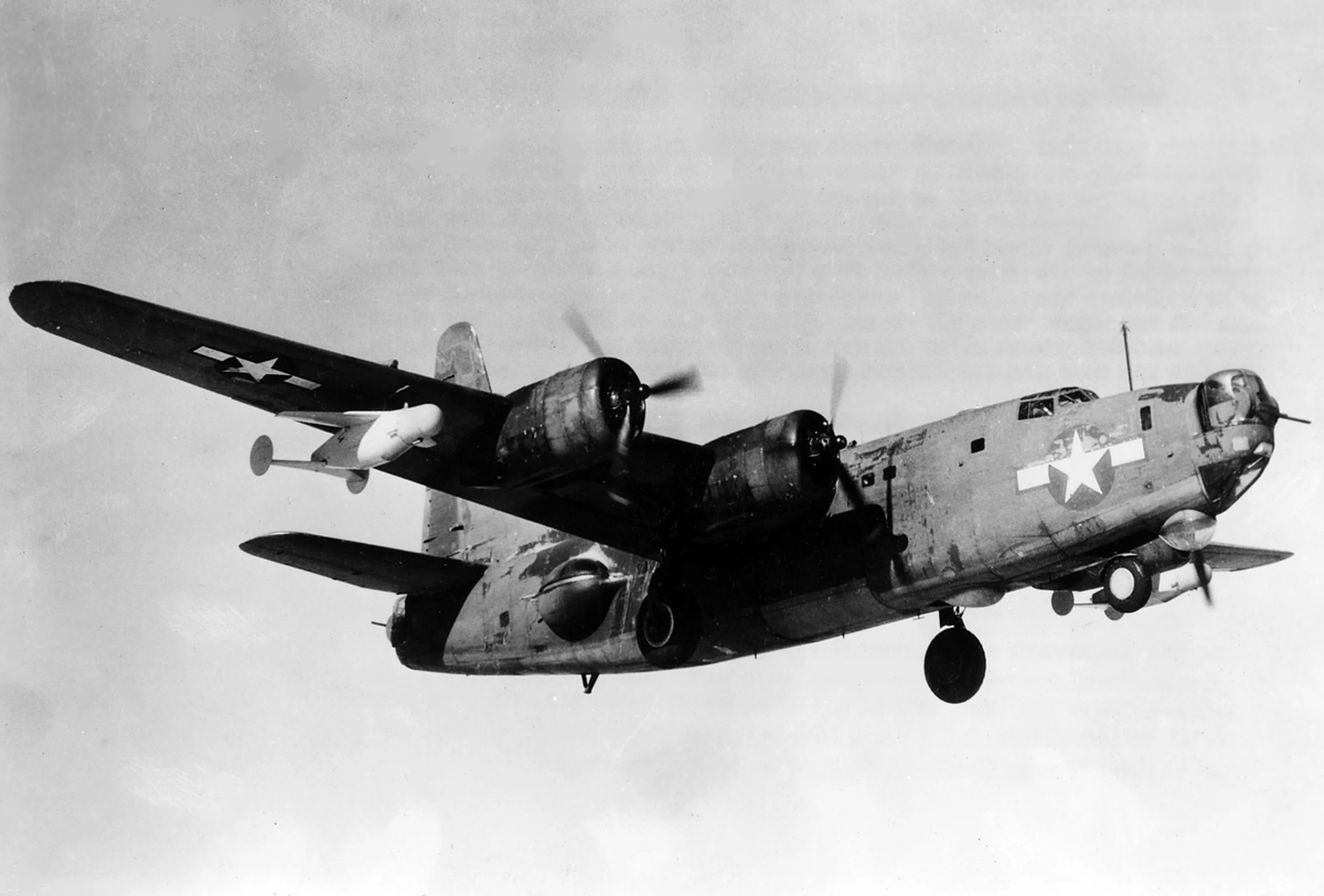 PB4Y Privateer с двумя ASM-N-2 Bat 
