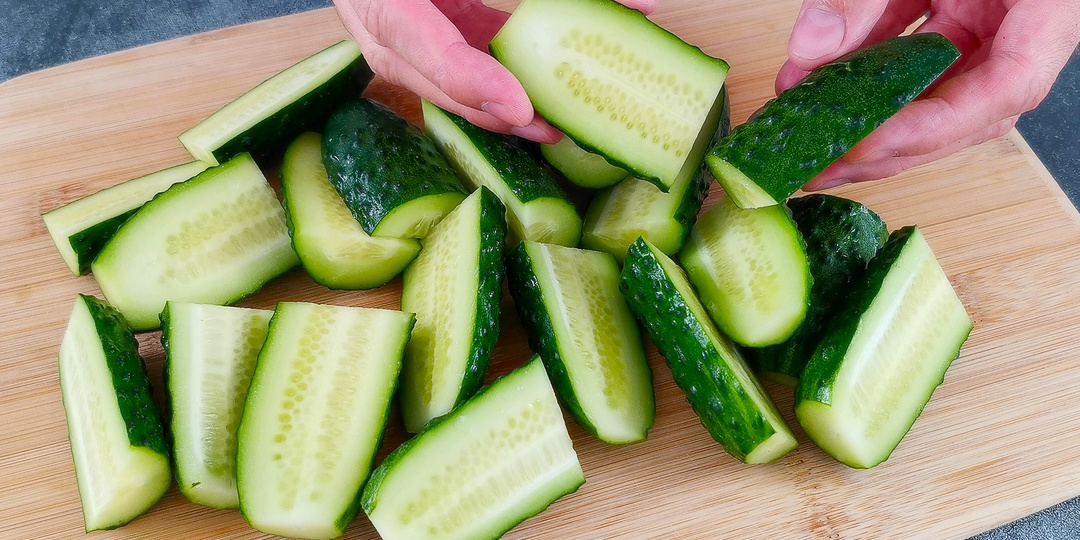 Простая и вкусная закуска из огурцов. Бюджетный рецепт