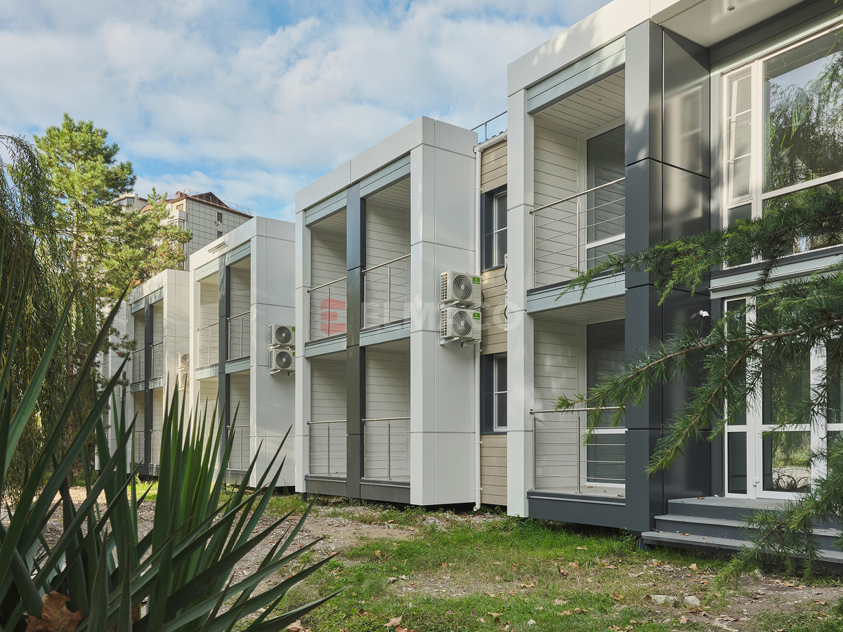 Гостиница для студентов на берегу Черного моря, 1270 кв.метров. Построена за 4 месяца при помощи модульных техологий. Проект и фото elmaco.ru.