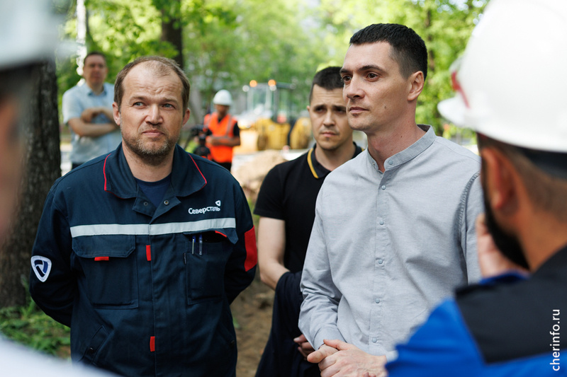    Участок от Комсомольской до Завокзальной закрыли из-за реконструкции привокзальной площади и сквера. 5 июня работы проверил мэр Роман Маслов.