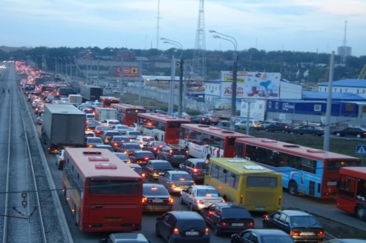    Серьезный транспортный затор случился на пересечении двух улиц Новосибирска