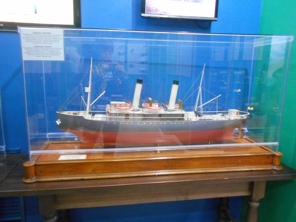 Ледокол "Ангара" (1900 г.) для паромной переправы на Байкале. Фото (С) Илона Якимова 2024