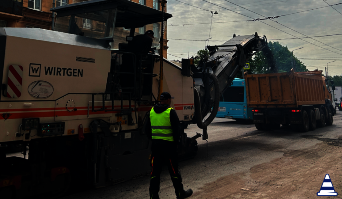     Ремонт дорог. Источник: gov.spb.ru Автор фото: Пресс-служба Администрации Санкт‑Петербурга