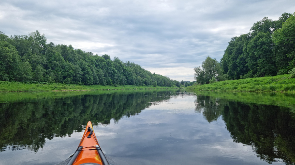 Безлюдные участки с тихими стоянками.