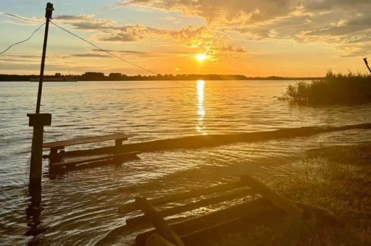    В Югре реки подтопили 285 участков и 4 жилых дома