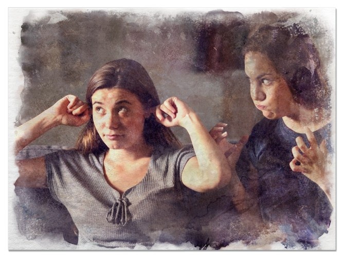 — Поживешь на даче? — спрашивала сестра, — удобств там, правда, никаких нет, да и печка-буржуйка… Но тебе ж комфорт не особо важен?