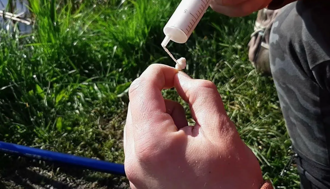 Манная болтушка на крючке. Источник фото kasheloff.ru