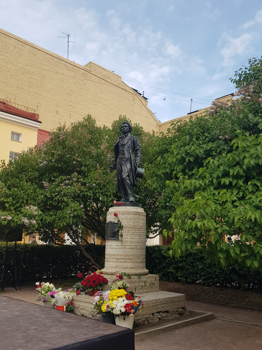 Памятник поэту А.С. Пушкину (фотография автора)