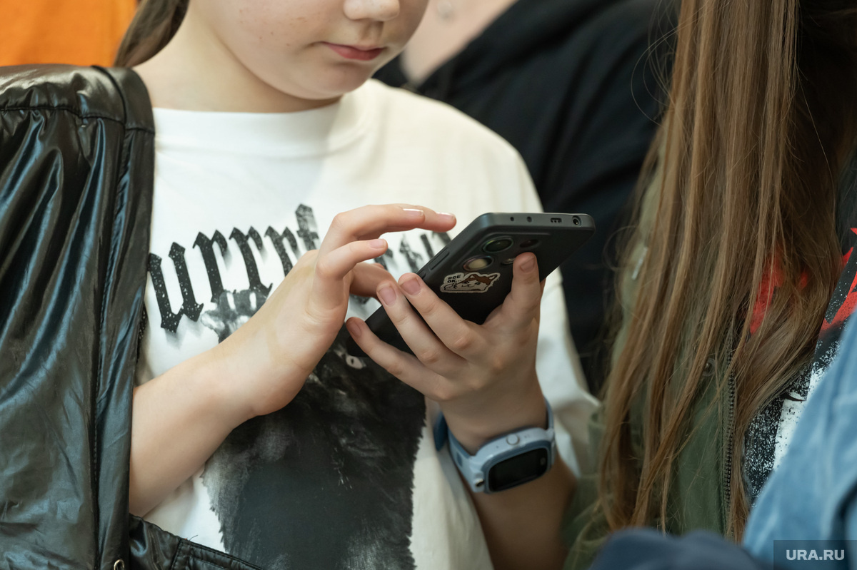 Школьников могут начать учить защите от провокаторов в интернете. Фото: Руслан Яроцкий © URA.RU