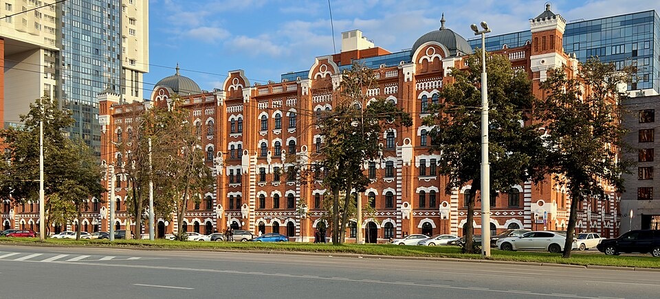 Здание «Мельницы Борчанинова-Первушина». Фото: Wikimedia Commons / Vyacheslav Bukharov, CC BY-SA 4.0