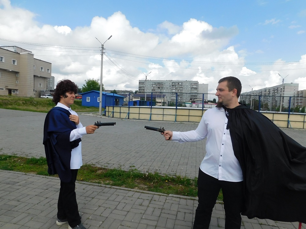    В роли Пушкина и Дантеса актеры линевских театров. Фото Анны Зубаревой